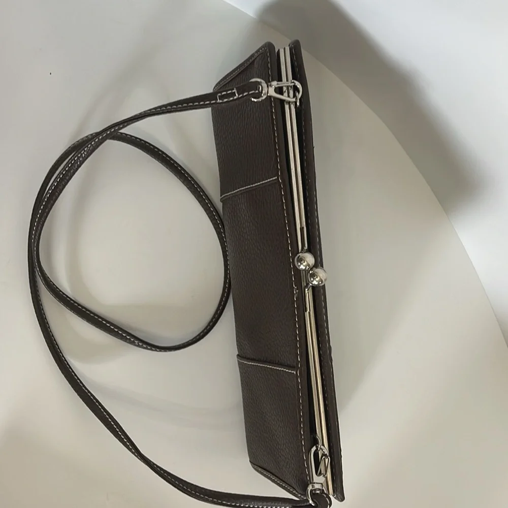 Tommy Hilfiger Brown Leather Clutch Crossbody Bag with Detachable Strap - Picture 9 of 12